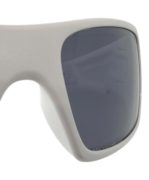 OAKLEY（オークリー）OAKLEY (オークリー) サングラス ホワイトの古着・服飾アイテム
