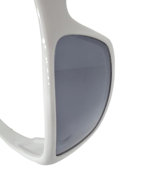 OAKLEY（オークリー）OAKLEY (オークリー) サングラス ホワイトの古着・服飾アイテム