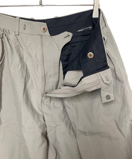 LAD MUSICIAN（ラッドミュージシャン）LAD MUSICIAN (ラッドミュージシャン) Gather Wide Slacks グレー サイズ:SIZE 44の古着・服飾アイテム