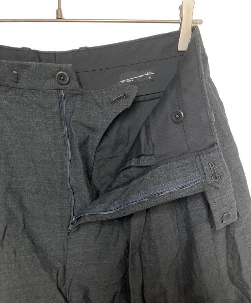 LAD MUSICIAN（ラッドミュージシャン）LAD MUSICIAN (ラッドミュージシャン) 3TUCK WIDE SLACKS ダークグレー サイズ:SIZE 42の古着・服飾アイテム