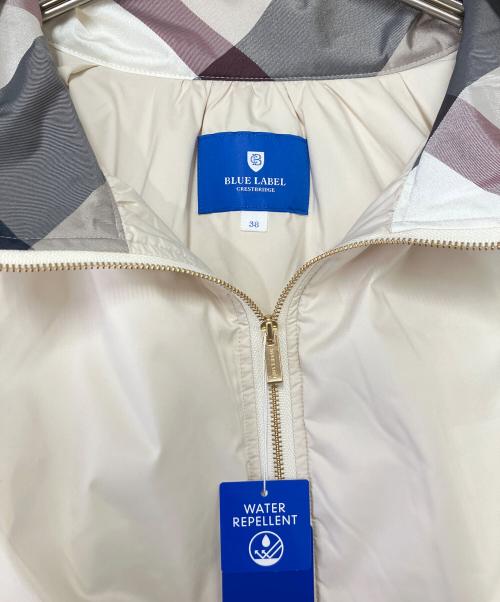 BLUE LABEL CRESTBRIDGE（ブルーレーベルクレストブリッジ）BLUE LABEL CRESTBRIDGE (ブルーレーベルクレストブリッジ) コンパクトパウダータフタブルゾン ベージュ サイズ:SIZE 38の古着・服飾アイテム