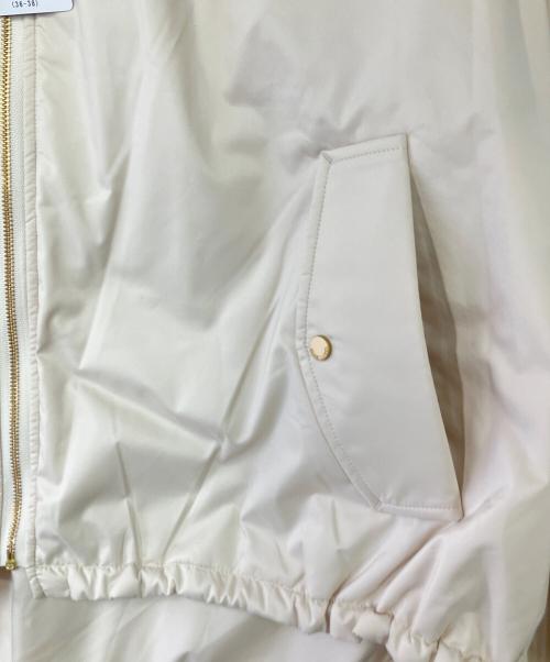 BLUE LABEL CRESTBRIDGE（ブルーレーベルクレストブリッジ）BLUE LABEL CRESTBRIDGE (ブルーレーベルクレストブリッジ) コンパクトパウダータフタブルゾン ベージュ サイズ:SIZE 38の古着・服飾アイテム