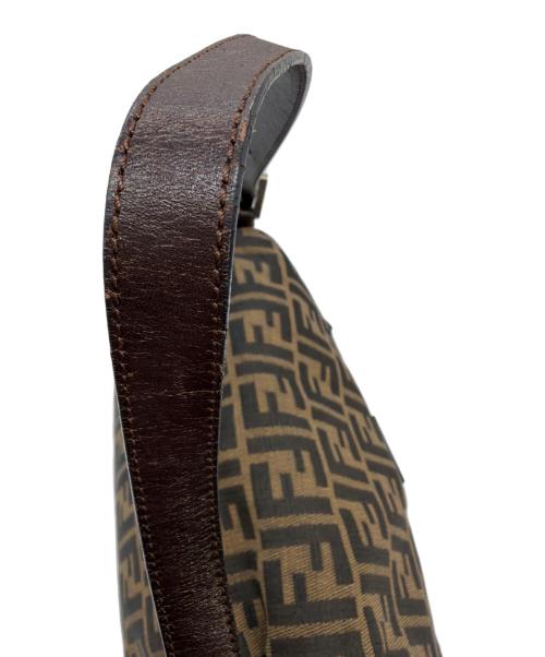 FENDI（フェンディ）FENDI (フェンディ) ショルダーバッグ ブラウンの古着・服飾アイテム
