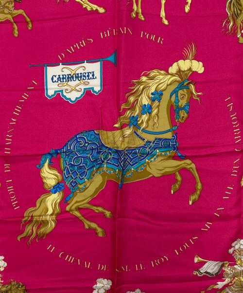 HERMES（エルメス）HERMES (エルメス) シルクスカーフ レッド×ブラックの古着・服飾アイテム