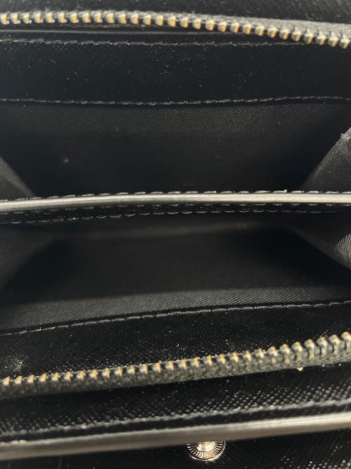 MARC JACOBS（マークジェイコブス）MARC JACOBS (マークジェイコブス) 2つ折り財布 ホワイト×ブラックの古着・服飾アイテム