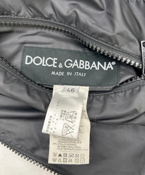 DOLCE & GABBANA（ドルチェ＆ガッバーナ）DOLCE & GABBANA (ドルチェ＆ガッバーナ) ダウンベスト レッド×ブラック サイズ:SIZE 46の古着・服飾アイテム