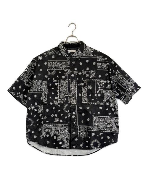 FREAK'S STORE（フリークスストア）FREAK'S STORE (フリークスストア) 半袖シャツ ホワイト×ブラック サイズ:SIZE Mの古着・服飾アイテム
