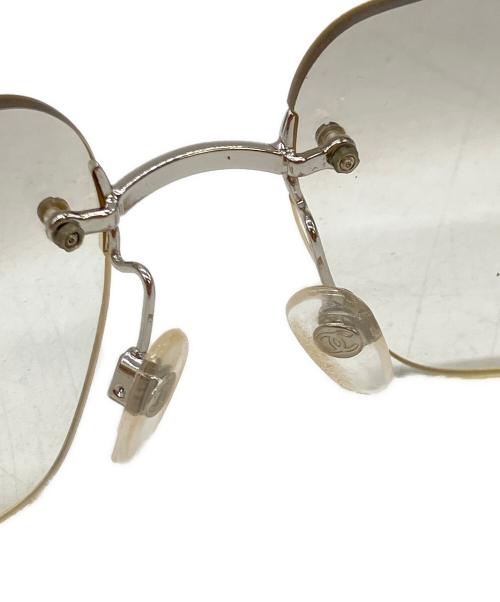 CHANEL（シャネル）CHANEL (シャネル) ココマークサングラス シルバーカラーの古着・服飾アイテム