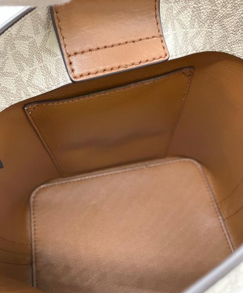 MICHAEL KORS（マイケル・コース）MICHAEL KORS (マイケル・コース) ショルダーバッグ ブラウン×ホワイトの古着・服飾アイテム