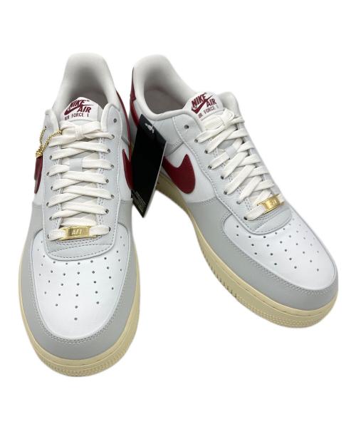 NIKE（ナイキ）NIKE (ナイキ) スニーカー ホワイト×レッド サイズ:29㎝ 未使用品の古着・服飾アイテム