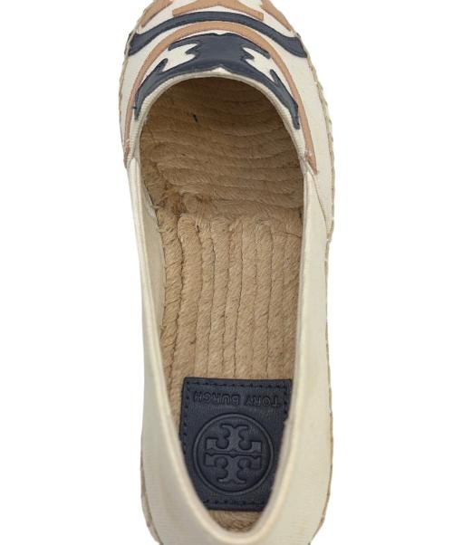 TORY BURCH（トリーバーチ）TORY BURCH (トリーバーチ) エスパドリーユ ホワイト×ネイビー サイズ:SIZE 7(24) 未使用品の古着・服飾アイテム