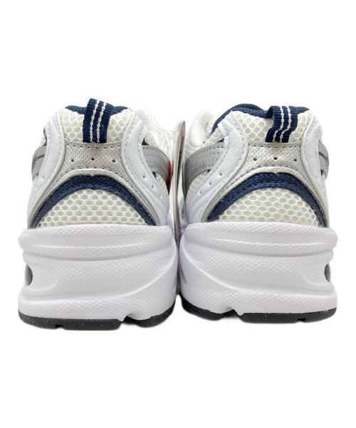 NEW BALANCE（ニューバランス）NEW BALANCE (ニューバランス) ローカットスニーカー ホワイト×シルバー サイズ:24㎝ 未使用品の古着・服飾アイテム