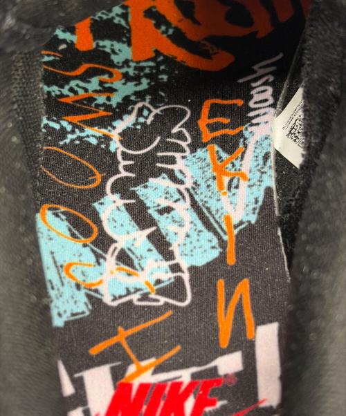 NIKE（ナイキ）NIKE (ナイキ) スニーカー ピンク×ブラック サイズ:SIZE 25.5cmの古着・服飾アイテム