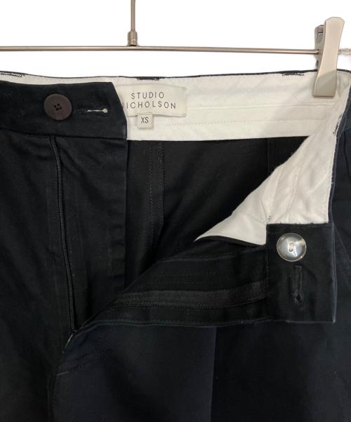 STUDIO NICHOLSON（スタジオ ニコルソン）STUDIO NICHOLSON (スタジオ ニコルソン) コットンツイルタックワイドパンツ ブラック サイズ:XSの古着・服飾アイテム