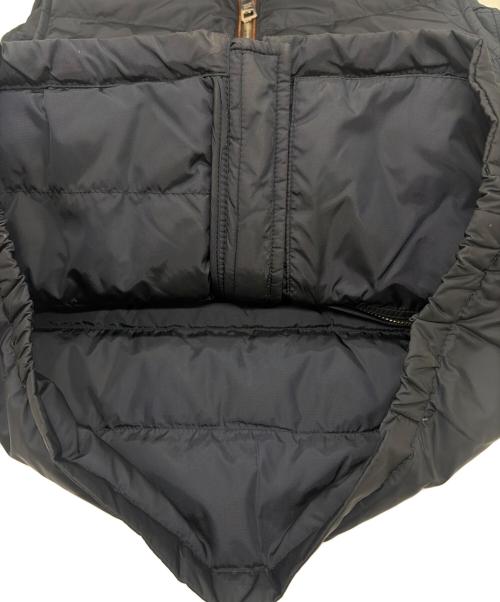 PRADA（プラダ）PRADA (プラダ) ダウンベスト ブラウン×ネイビー サイズ:SIZE 44(M)の古着・服飾アイテム