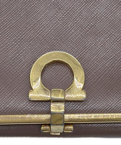 Salvatore Ferragamo（サルヴァトーレ フェラガモ）Salvatore Ferragamo (サルヴァトーレ フェラガモ) 長財布 ベージュの古着・服飾アイテム