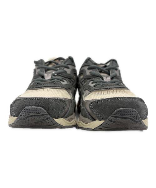 asics（アシックス）asics (アシックス) スニーカー グレー×アイボリー サイズ:SIZE 26cmの古着・服飾アイテム