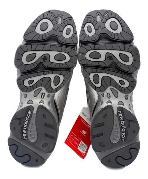 NEW BALANCE（ニューバランス）NEW BALANCE (ニューバランス) スニーカー シルバー×ブラック サイズ:SIZE 27.5cmの古着・服飾アイテム