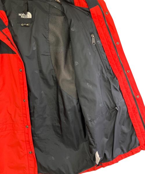 THE NORTH FACE（ザ ノース フェイス）THE NORTH FACE (ザ ノース フェイス) マウンテン ライト ジャケット レッド×ブラック サイズ:Mの古着・服飾アイテム