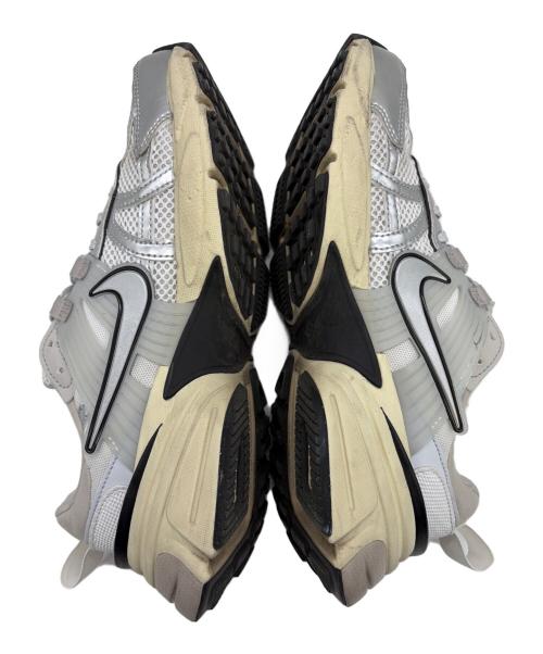 NIKE（ナイキ）NIKE (ナイキ) スニーカー シルバー サイズ:SIZE 25cmの古着・服飾アイテム