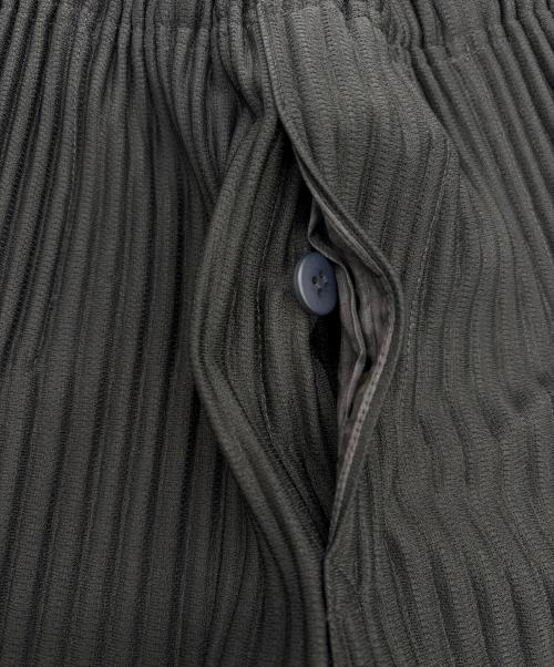 HOMME PLISSE ISSEY MIYAKE（オム プリッセ イッセイ ミヤケ）HOMME PLISSE ISSEY MIYAKE (オム プリッセ イッセイ ミヤケ) プリーツパンツ ネイビー サイズ:SIZE 1の古着・服飾アイテム