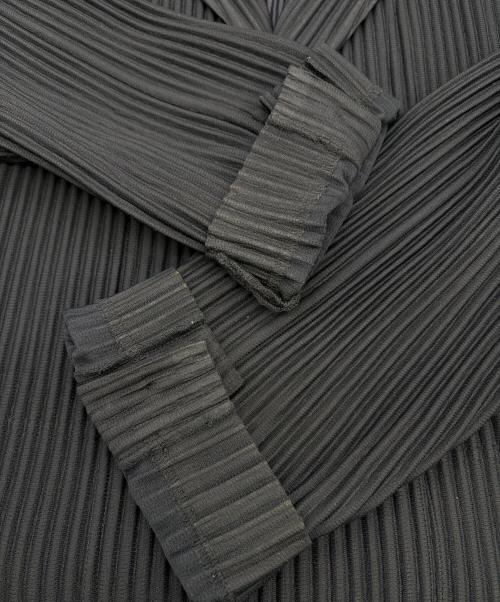 HOMME PLISSE ISSEY MIYAKE（オム プリッセ イッセイ ミヤケ）HOMME PLISSE ISSEY MIYAKE (オム プリッセ イッセイ ミヤケ) プリーツコート ネイビー サイズ:SIZE 3の古着・服飾アイテム