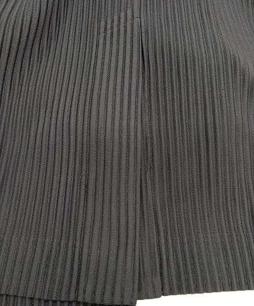 HOMME PLISSE ISSEY MIYAKE（オム プリッセ イッセイ ミヤケ）HOMME PLISSE ISSEY MIYAKE (オム プリッセ イッセイ ミヤケ) プリーツコート ネイビー サイズ:SIZE 3の古着・服飾アイテム