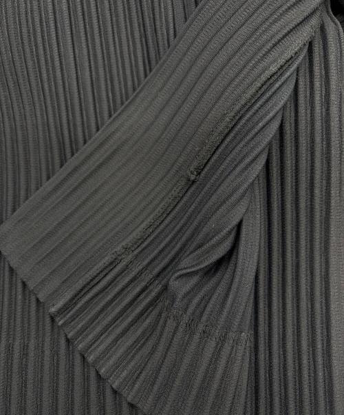 HOMME PLISSE ISSEY MIYAKE（オム プリッセ イッセイ ミヤケ）HOMME PLISSE ISSEY MIYAKE (オム プリッセ イッセイ ミヤケ) プリーツコート ネイビー サイズ:SIZE 3の古着・服飾アイテム