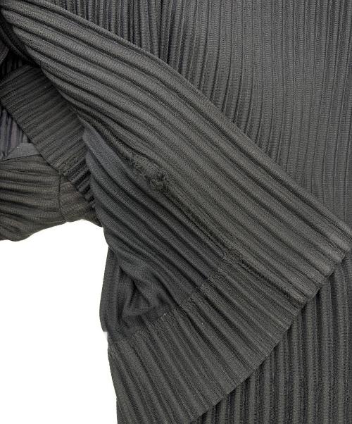 HOMME PLISSE ISSEY MIYAKE（オム プリッセ イッセイ ミヤケ）HOMME PLISSE ISSEY MIYAKE (オム プリッセ イッセイ ミヤケ) プリーツコート ネイビー サイズ:SIZE 3の古着・服飾アイテム