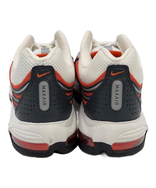 NIKE（ナイキ）NIKE (ナイキ) ローカットスニーカー ホワイト×オレンジ サイズ:SIZE 29.5cmの古着・服飾アイテム