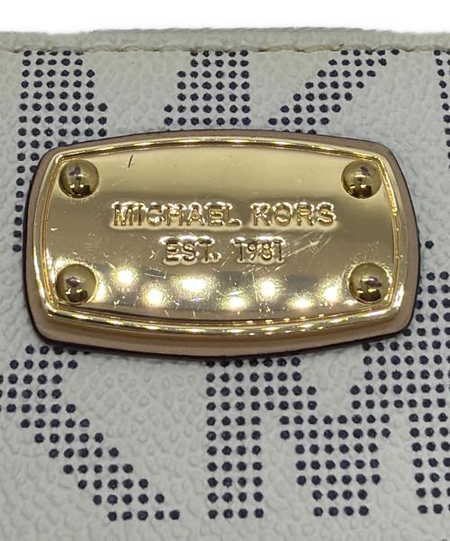 MICHAEL KORS（マイケル・コース）MICHAEL KORS (マイケル・コース) ラウンドファスナー財布 ホワイトの古着・服飾アイテム