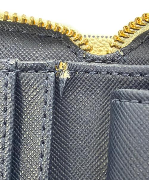 MICHAEL KORS（マイケル・コース）MICHAEL KORS (マイケル・コース) ラウンドファスナー財布 ホワイトの古着・服飾アイテム