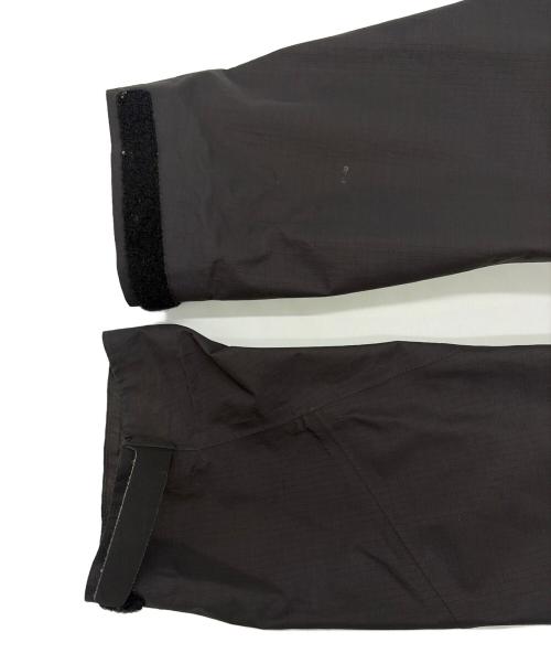 ARC'TERYX（アークテリクス）ARC'TERYX (アークテリクス) ナイロンジャケット グレー×ブラック サイズ:SIZE Sの古着・服飾アイテム