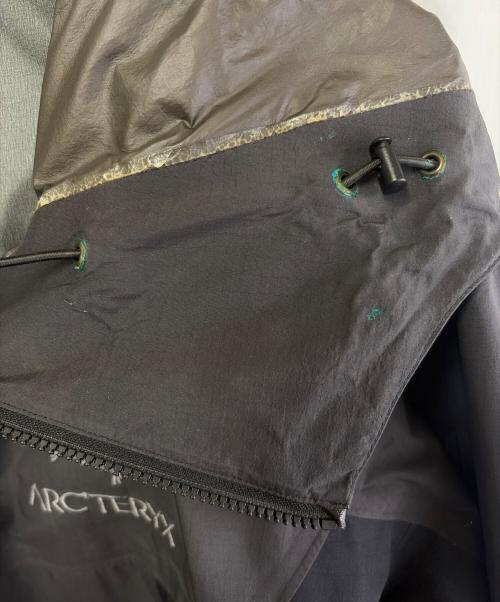 ARC'TERYX（アークテリクス）ARC'TERYX (アークテリクス) ナイロンジャケット グレー×ブラック サイズ:SIZE Sの古着・服飾アイテム