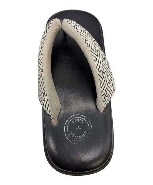 SEE SAW（シーソー）SEE SAW (シーソー) レザー雪駄 ブラック×ホワイト サイズ:SIZE 不明の古着・服飾アイテム