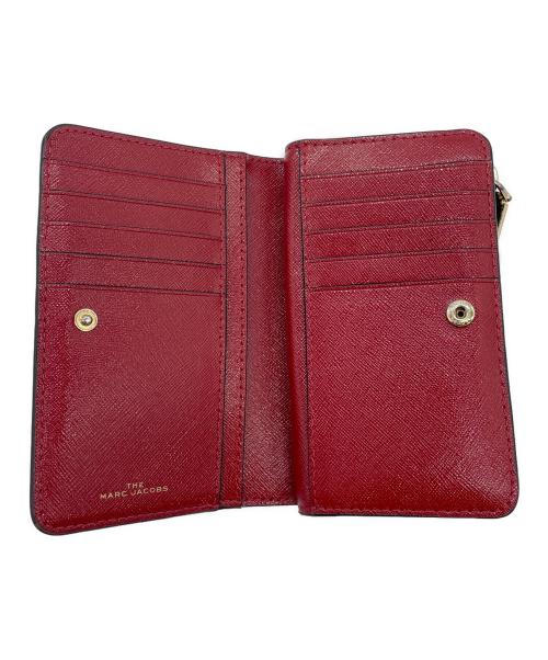 MARC JACOBS（マークジェイコブス）MARC JACOBS (マークジェイコブス) 2つ折り財布 ブラック×レッドの古着・服飾アイテム