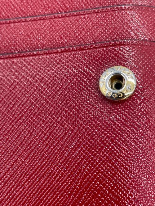 MARC JACOBS（マークジェイコブス）MARC JACOBS (マークジェイコブス) 2つ折り財布 ブラック×レッドの古着・服飾アイテム