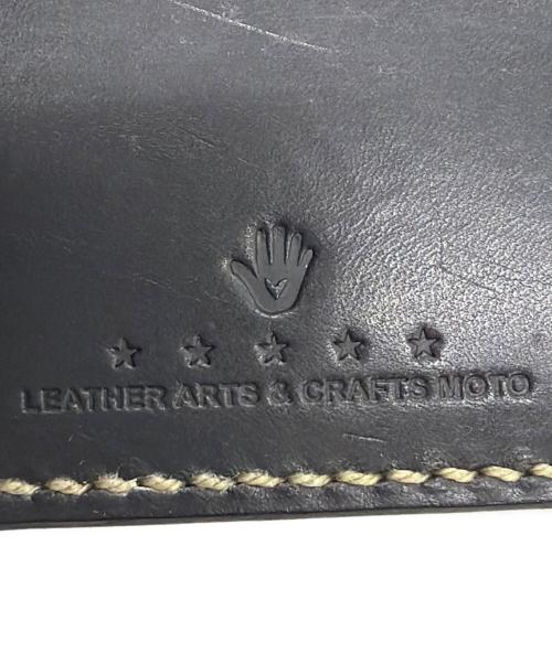 LEATHER ARTS&CRAFTS MOTO（レザーアーツ アンド クラフツ モト）LEATHER ARTS&CRAFTS MOTO (レザーアーツ アンド クラフツ モト) コンパクトウォレット ブラックの古着・服飾アイテム