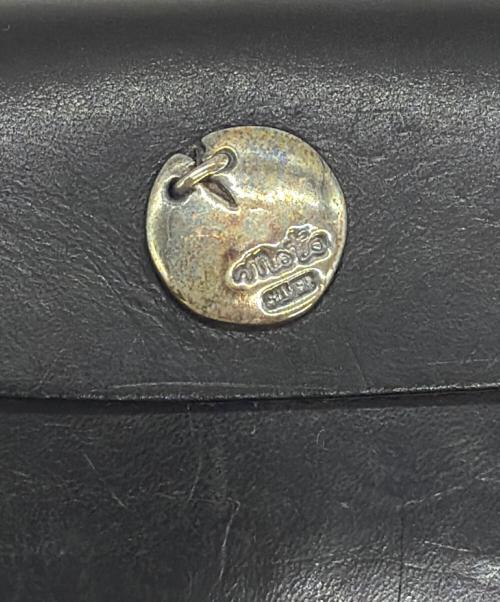 LEATHER ARTS&CRAFTS MOTO（レザーアーツ アンド クラフツ モト）LEATHER ARTS&CRAFTS MOTO (レザーアーツ アンド クラフツ モト) コンパクトウォレット ブラックの古着・服飾アイテム