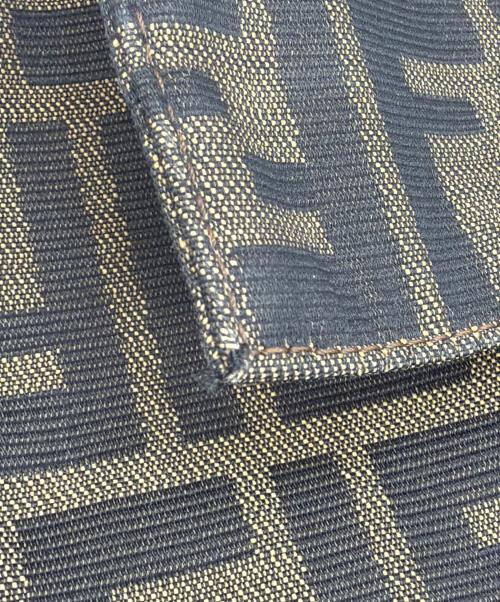 FENDI（フェンディ）FENDI (フェンディ) ショルダーバッグ ブラウンの古着・服飾アイテム