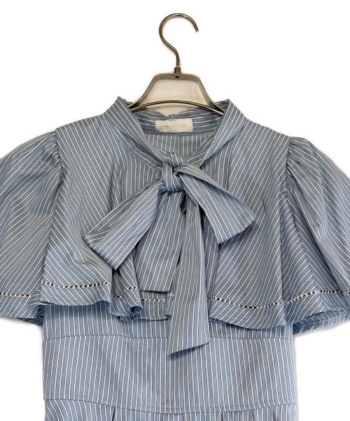 And Couture（アンドクチュール）And Couture (アンドクチュール) ストライプフリルケープワンピース スカイブルー サイズ:SIZE Freeの古着・服飾アイテム