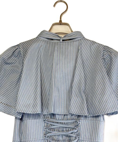 And Couture（アンドクチュール）And Couture (アンドクチュール) ストライプフリルケープワンピース スカイブルー サイズ:SIZE Freeの古着・服飾アイテム