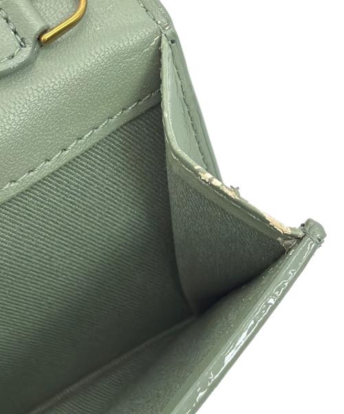 CHARLES & KEITH（チャールズアンドキース）CHARLES & KEITH (チャールズアンドキース) バックルウォレット グリーンの古着・服飾アイテム