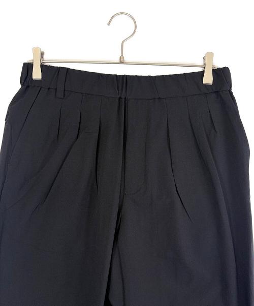 WHITE MOUNTAINEERING（ホワイトマウンテ二アニング）WHITE MOUNTAINEERING (ホワイトマウンテ二アニング) 3 TUCK EASY TAPERED PANTS（スリータック イージー テーパード パンツ） ブラック サイズ:SIZE 1（S）の古着・服飾アイテム