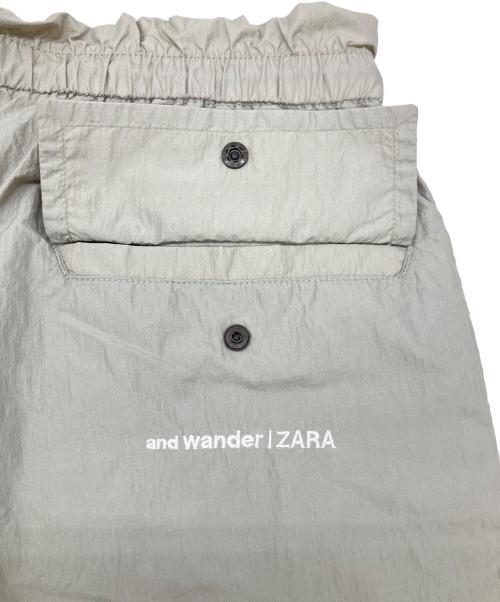 and wander（アンドワンダー）and wander (アンドワンダー) ZARA (ザラ) ナイロンパンツ ライトグレー サイズ:XSの古着・服飾アイテム