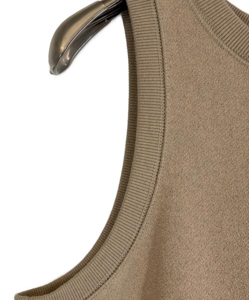 Re Fiina（フィーナ）Re fiina (フィーナ) ノースリーブ・キャミソールワンピース カーキ サイズ:SIZE M 未使用品の古着・服飾アイテム