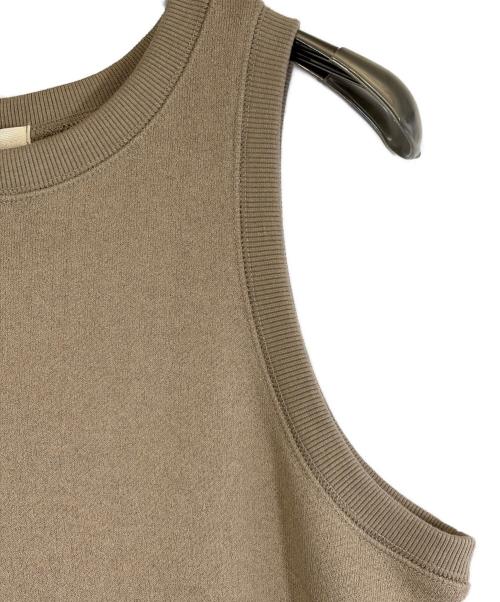 Re Fiina（フィーナ）Re fiina (フィーナ) ノースリーブ・キャミソールワンピース カーキ サイズ:SIZE M 未使用品の古着・服飾アイテム