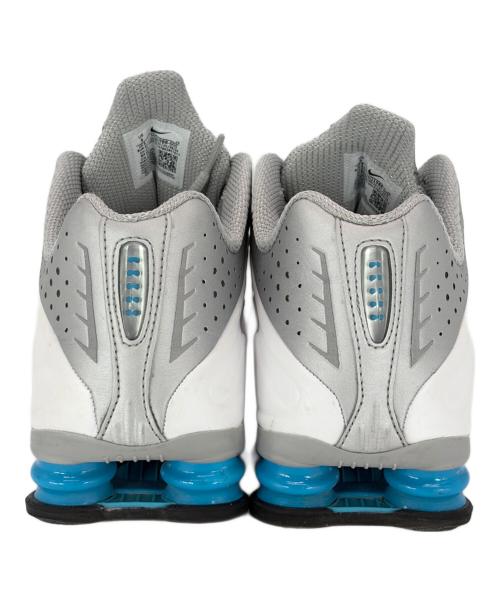 NIKE（ナイキ）NIKE (ナイキ) SHOX R4（ショックス R4） ホワイト×ブルー サイズ:SIZE 27cmの古着・服飾アイテム