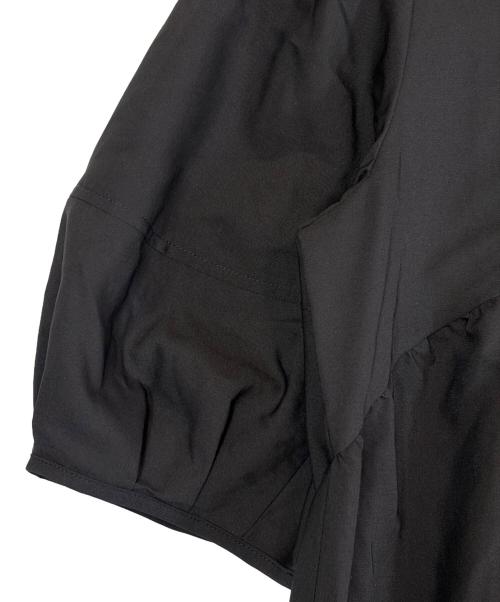 TO BE CHIC（トゥービーシック）TO BE CHIC (トゥービーシック) 半袖ワンピース ブラック サイズ:SIZE 40（M)の古着・服飾アイテム
