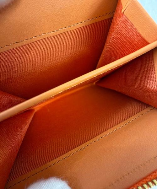 russet（ラシット）russet (ラシット) 2つ折り財布/ミディアムウォレット ブラウン×オレンジの古着・服飾アイテム